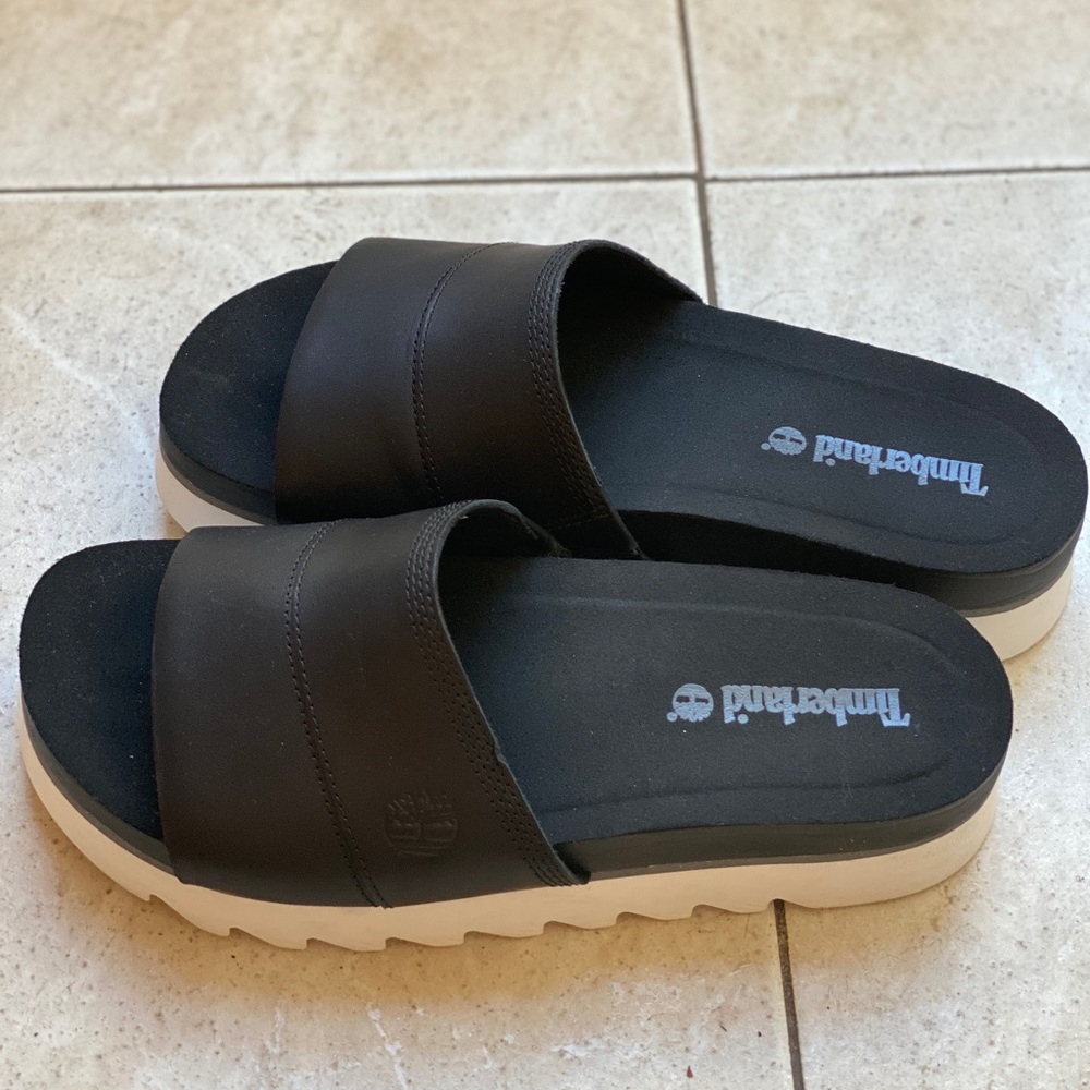Barely used flip flops